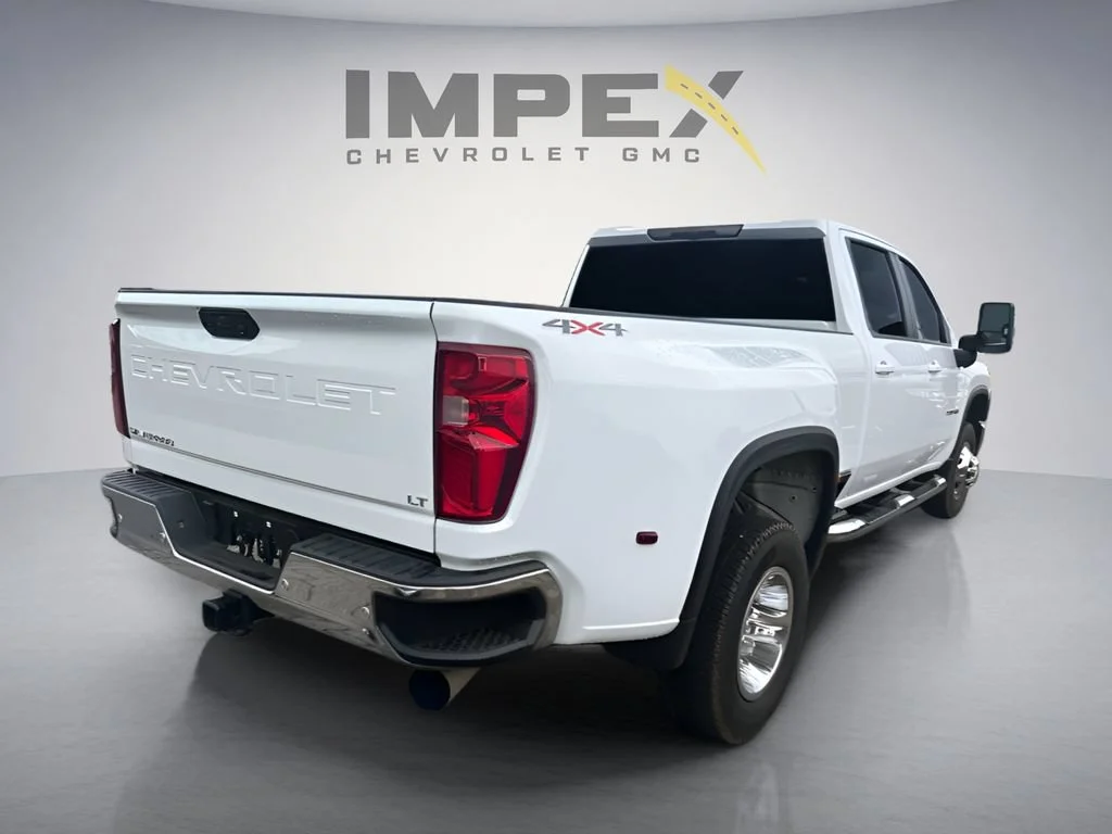 Used 2026 Summit White Chevrolet LT DRW image 4