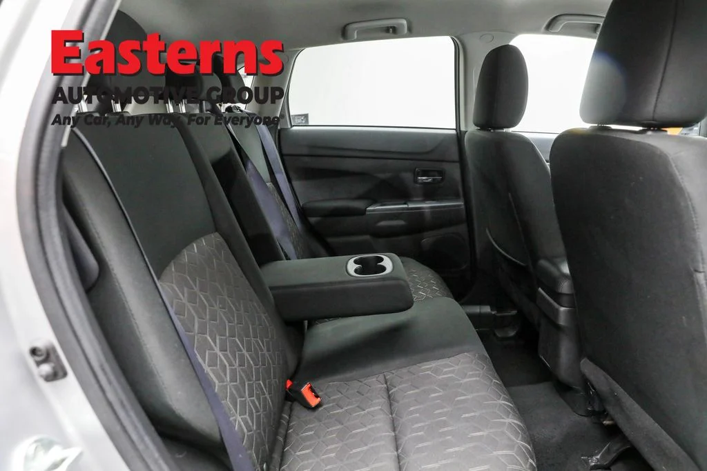 Used 2023 Silver Mitsubishi 2.0 ES image 21