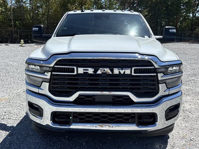 New 2026 Bright White Clear-Coat Exterior Paint RAM Tradesman image 8
