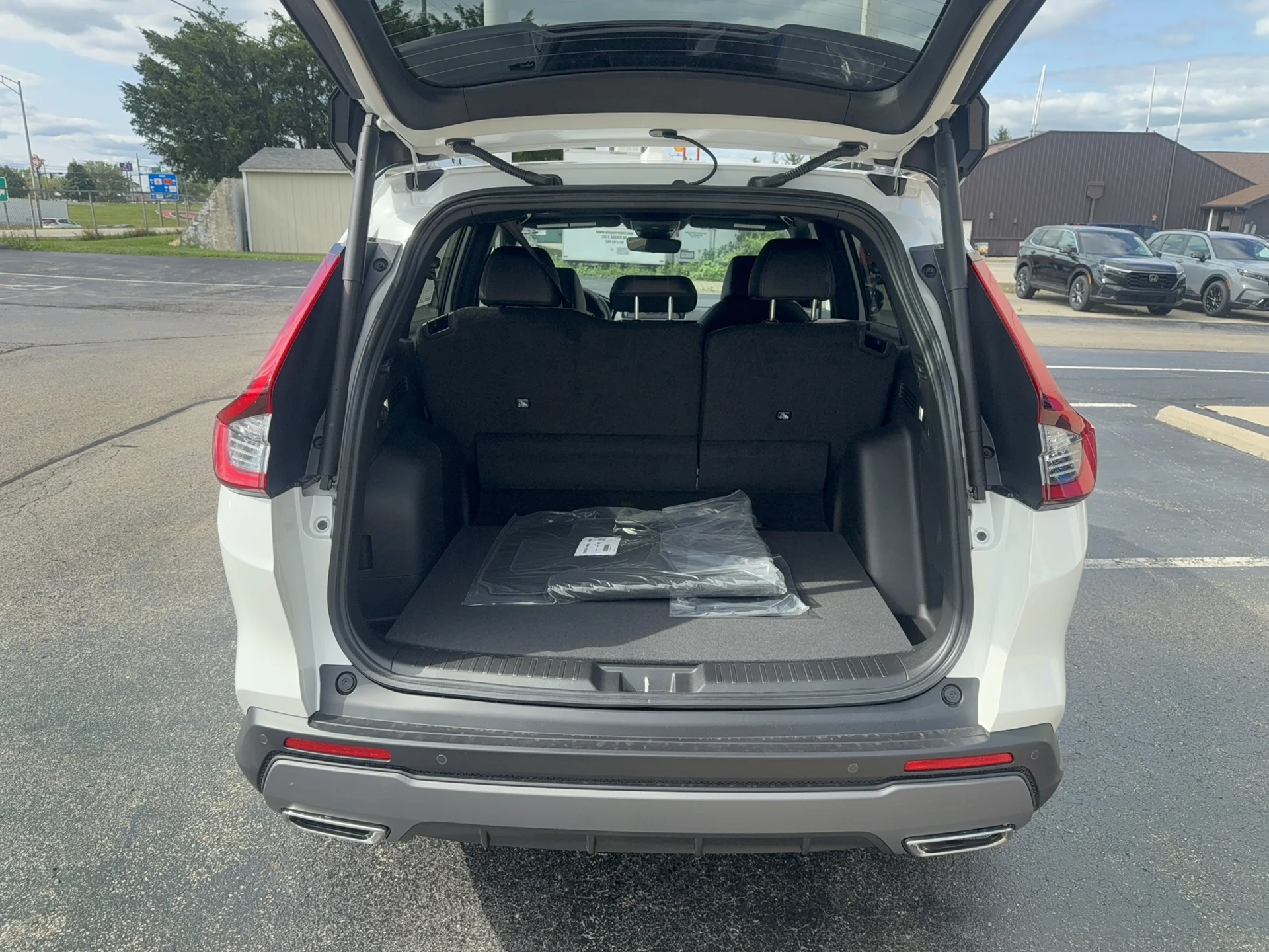 New 2026 Platinum White Pearl Honda Sport Touring image 17