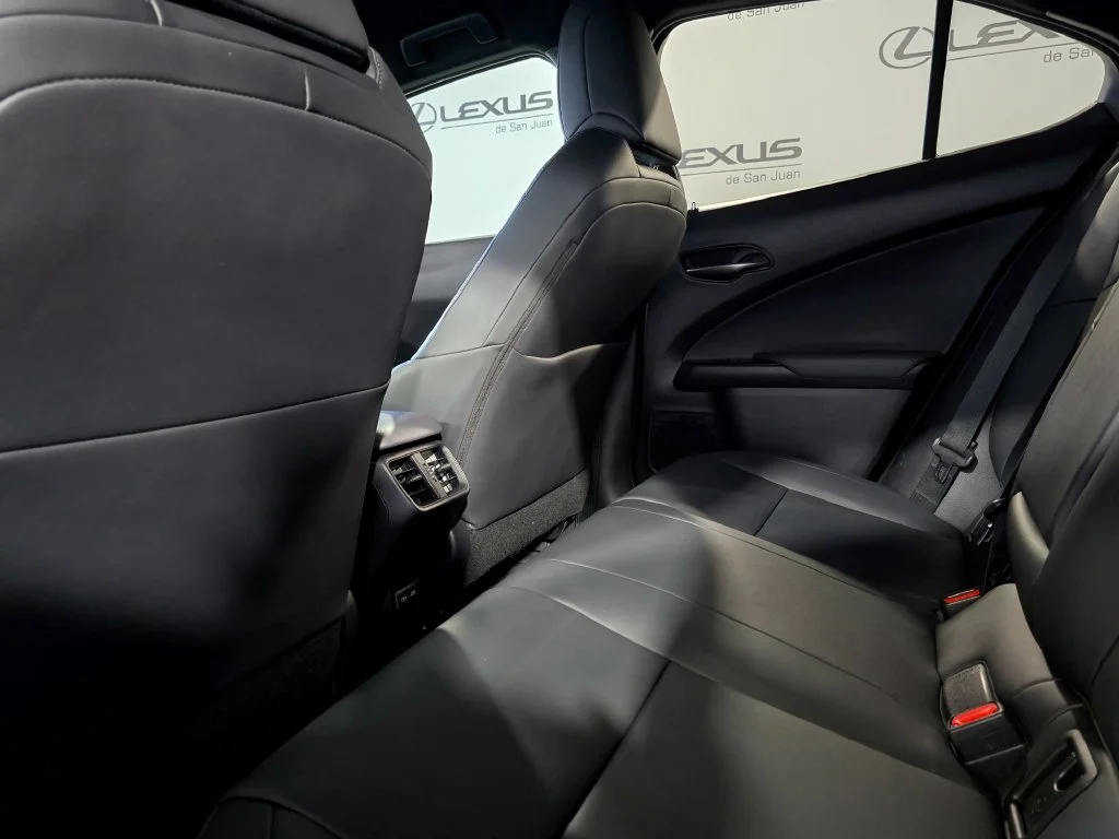 Used 2023 White Lexus 250h Base image 26