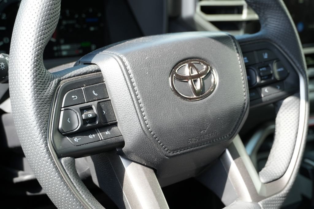 Used 2026 Ice Cap Toyota SR5 image 17