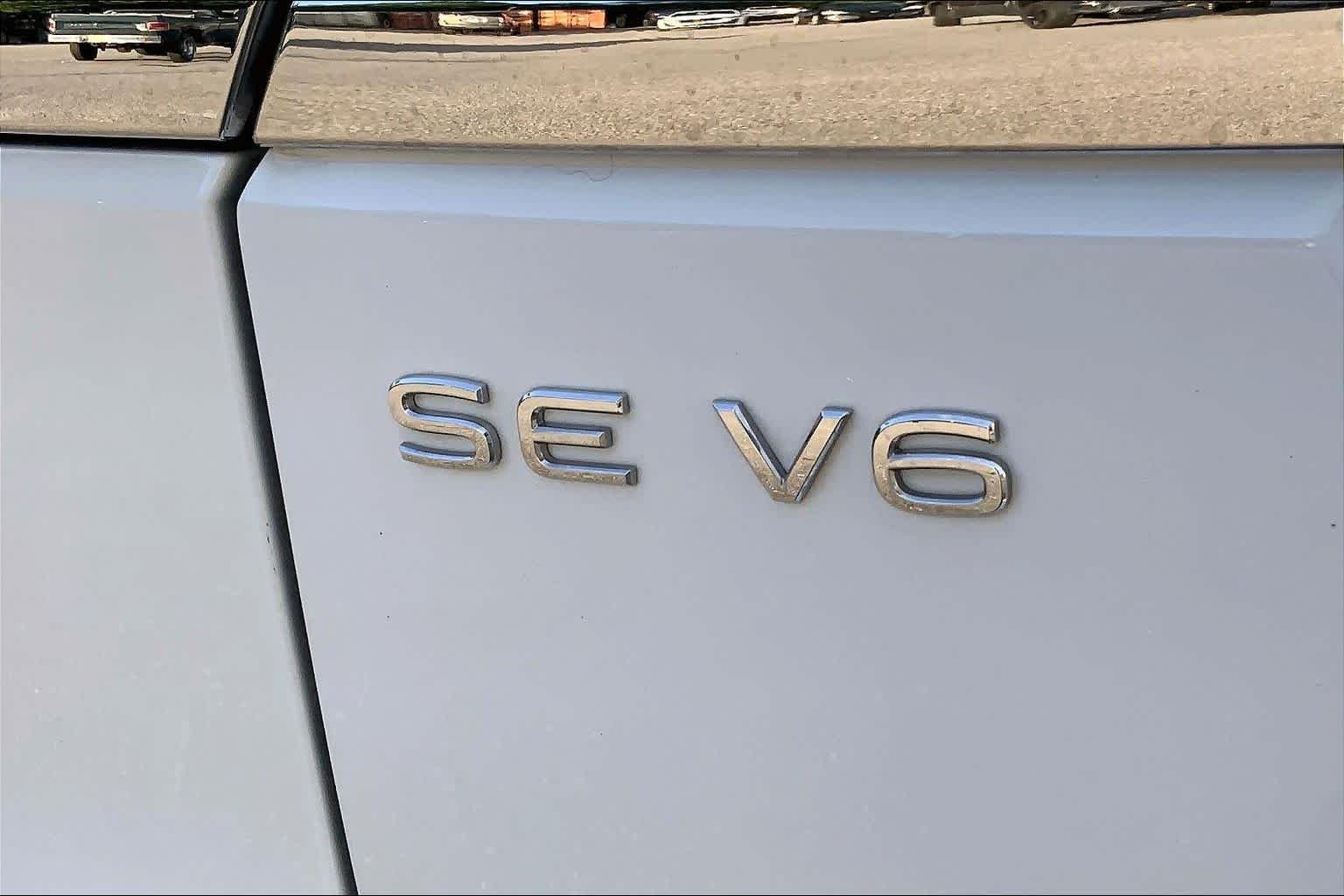 Used 2023 Pure White Volkswagen 3.6L V6 SE w/Technology image 26