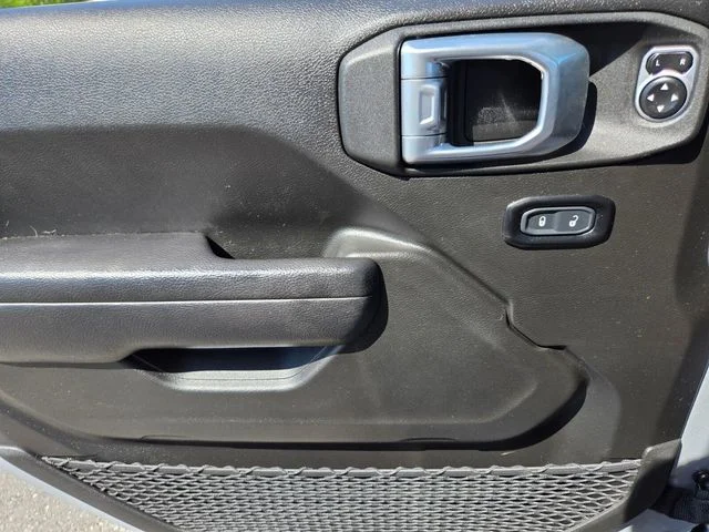 Used 2024 Silver Jeep Sport S image 36
