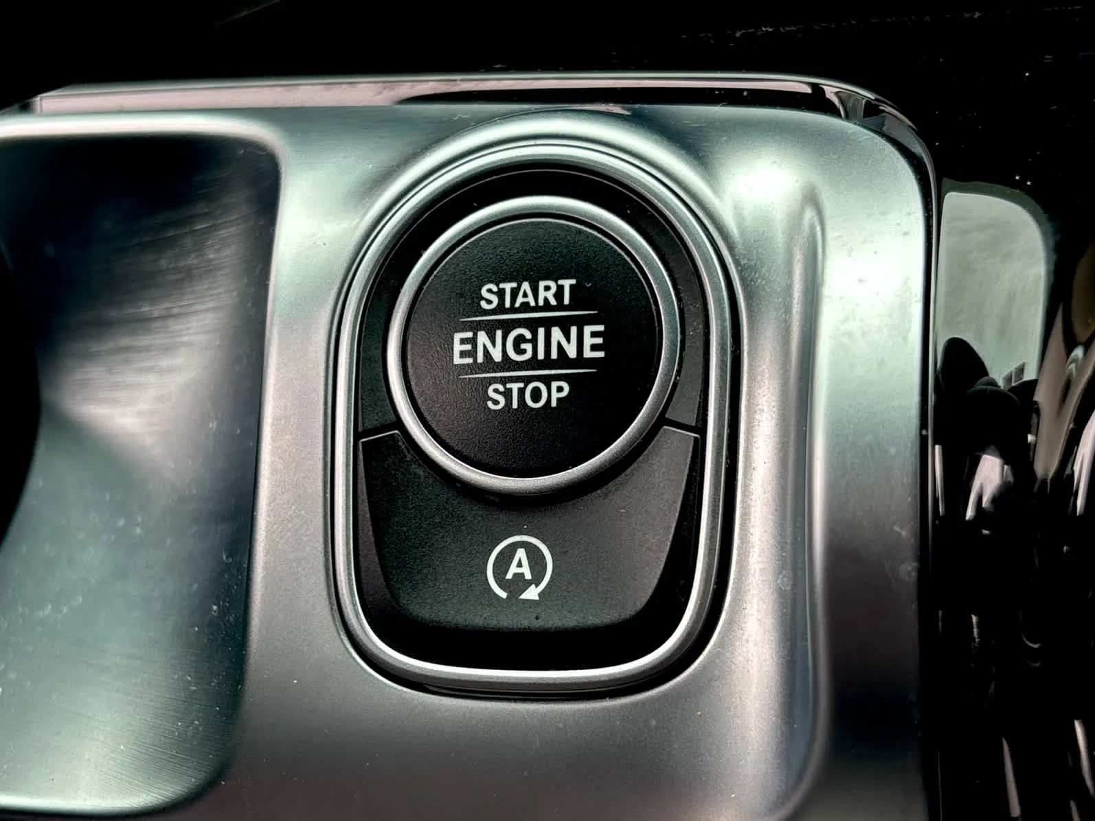 Used 2023 Mountain Grey Metallic Mercedes-Benz GLB 250 image 19