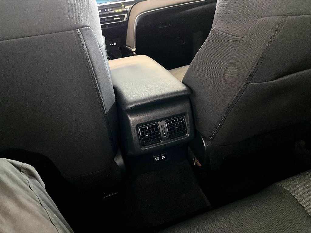 Used 2025 Ocean Toyota LE image 27