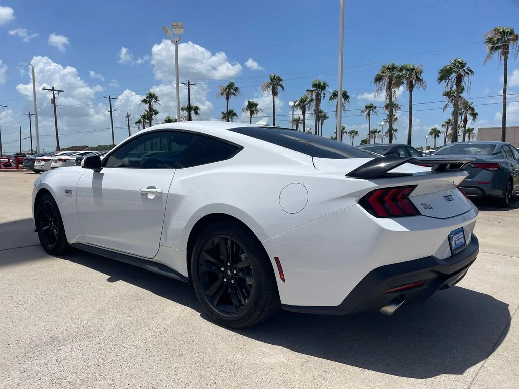 Used 2025 White Ford GT image 3