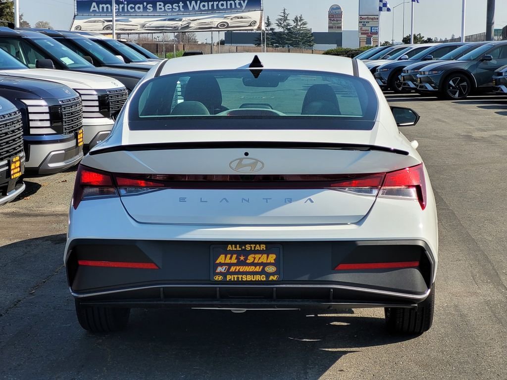New 2026 White Hyundai SEL Sport image 4