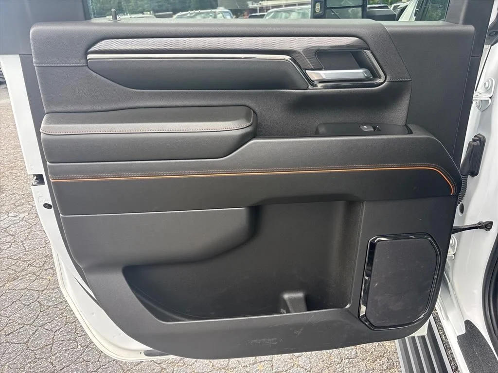 Used 2024 White GMC AT4 image 18