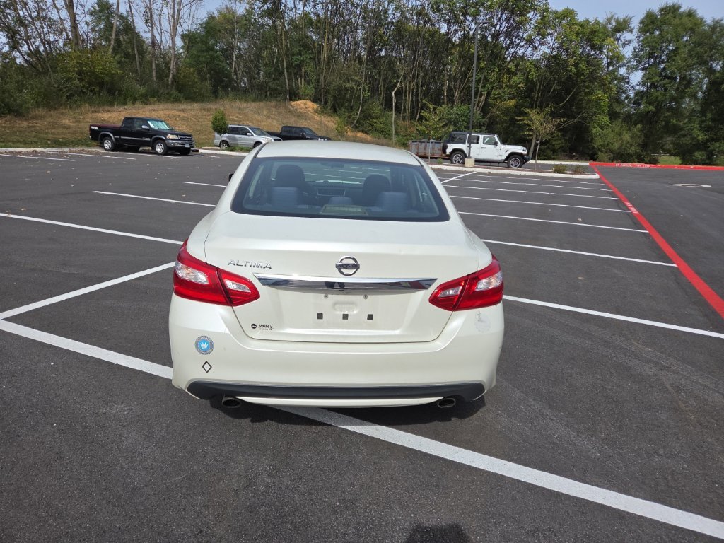 Used 2017 White Nissan 2.5 S image 6