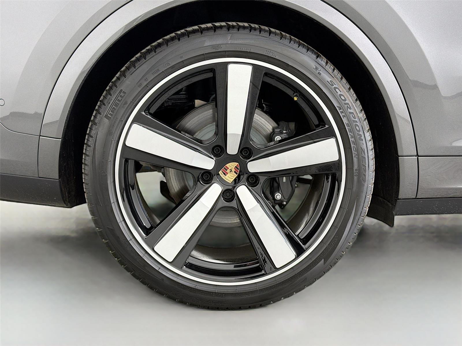 New 2025 Quartzite Grey Metallic Porsche Coupe image 13