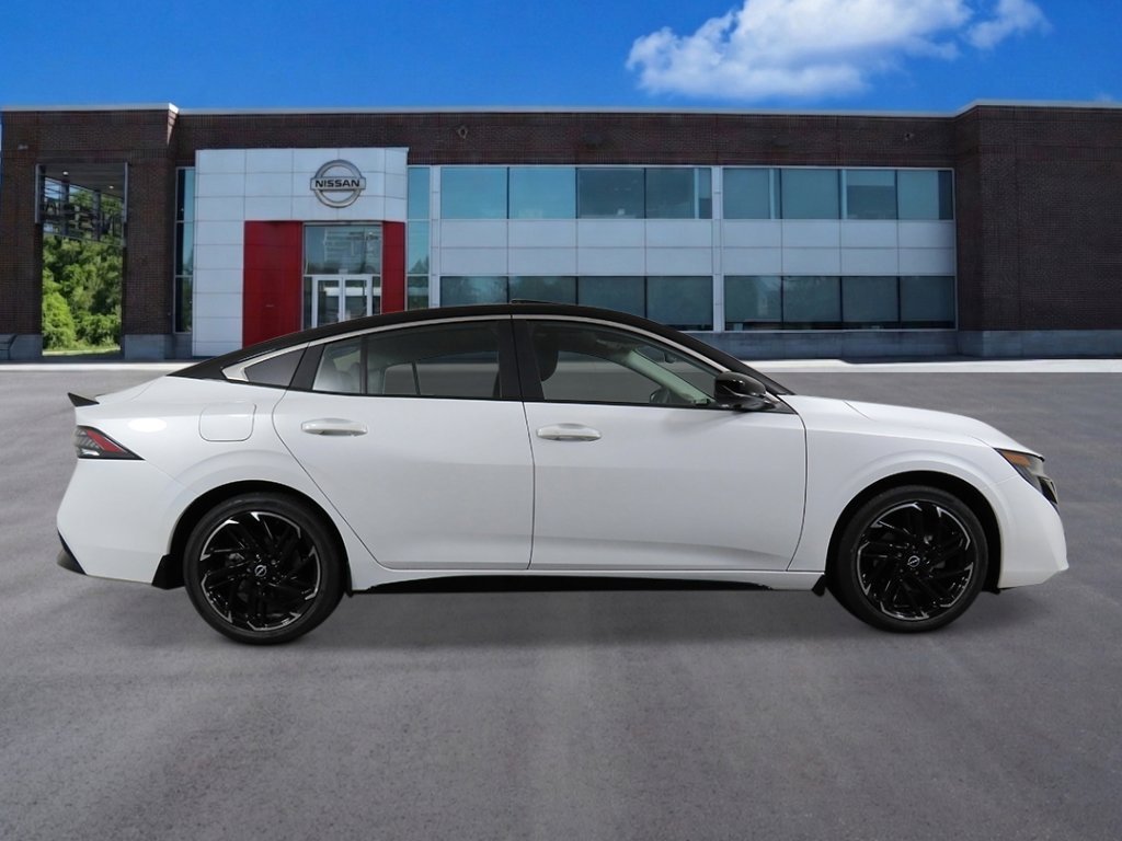 New 2026 Aspen White Tricoat/Super Black Nissan SR image 6