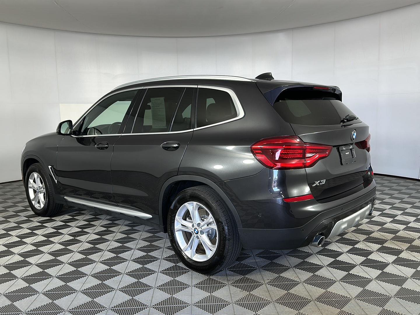 Used 2021 Dark Graphite Metallic BMW xDrive30i image 26