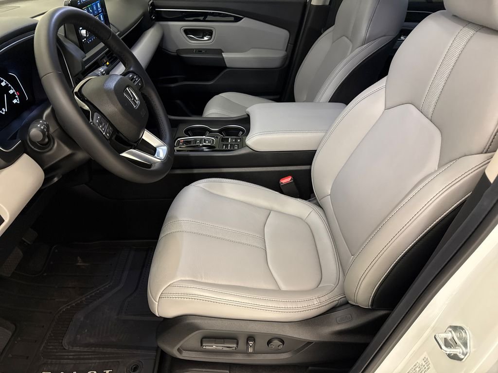 2025 Honda Pilot EX-L - Photo 18