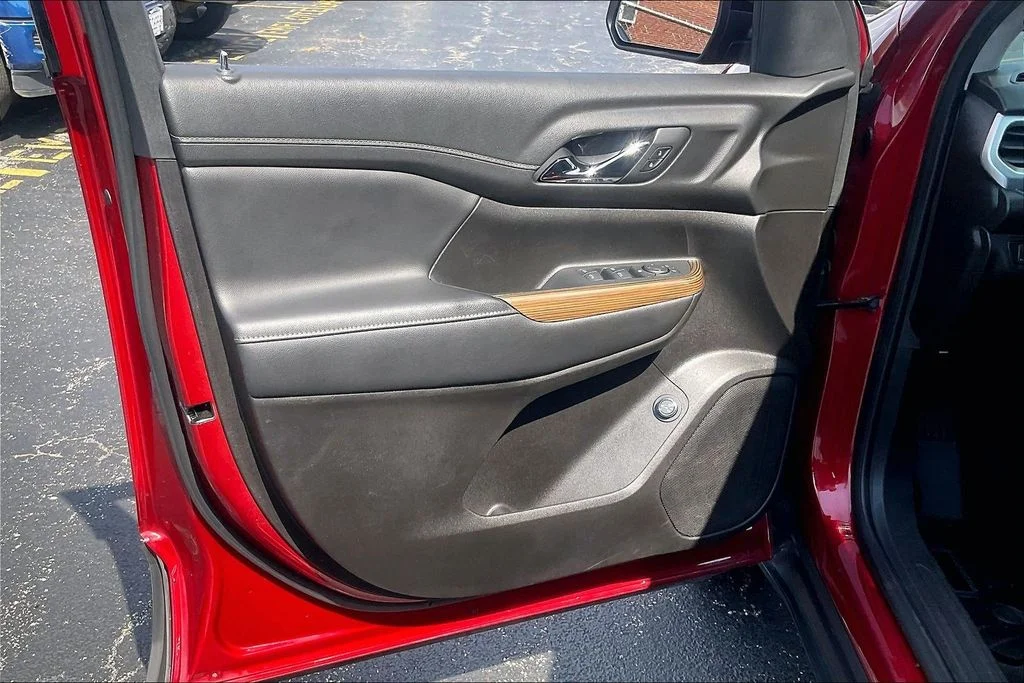 Used 2023 Volcanic Red GMC SLE image 22