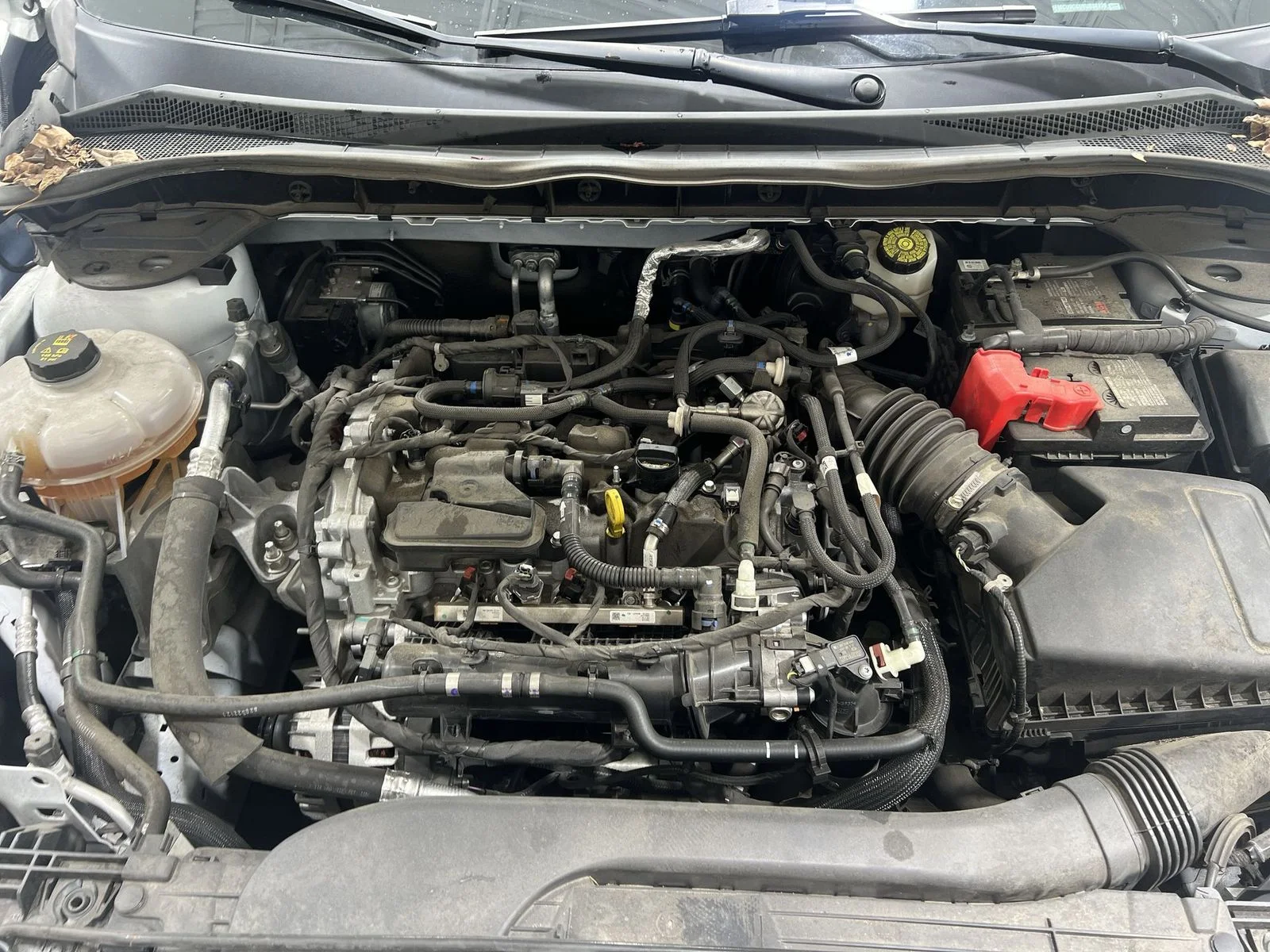 Used 2022 White Ford SE image 24