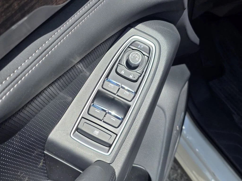 New 2026 CRYSTAL WHITE PEARL Subaru Touring 7-Passenger image 18
