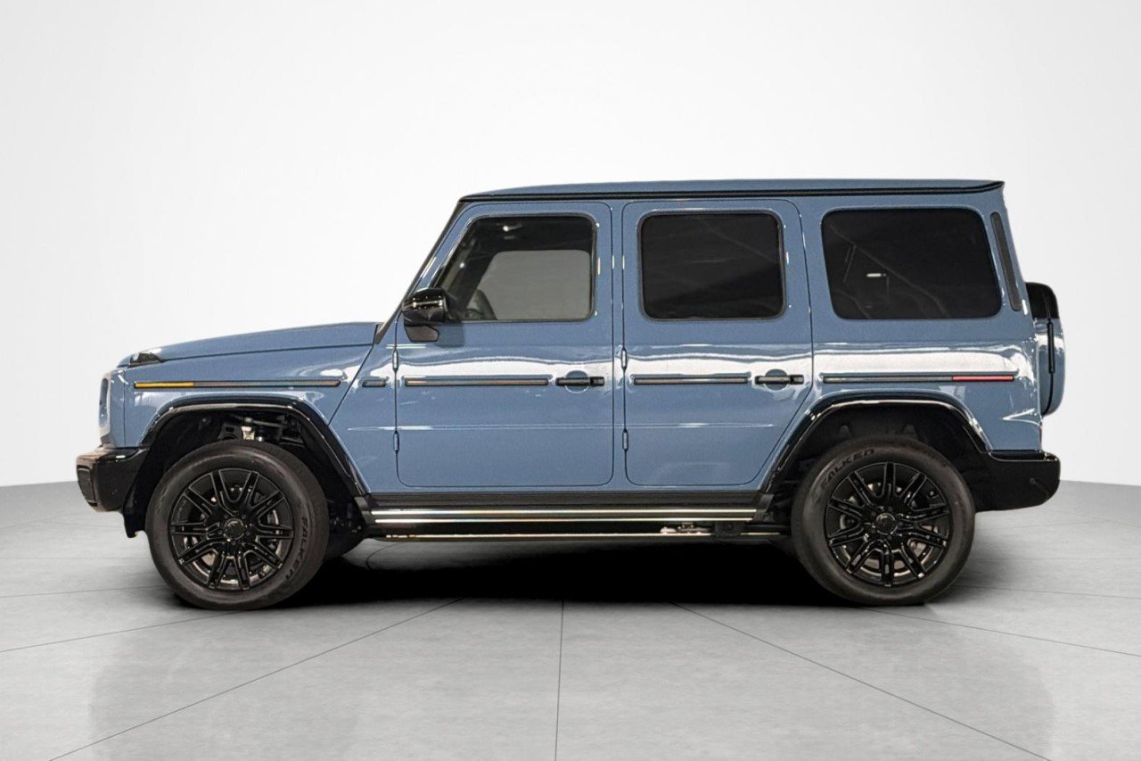 New 2027 MANUFAKTUR China Blue Mercedes-Benz G 580e SUV image 2