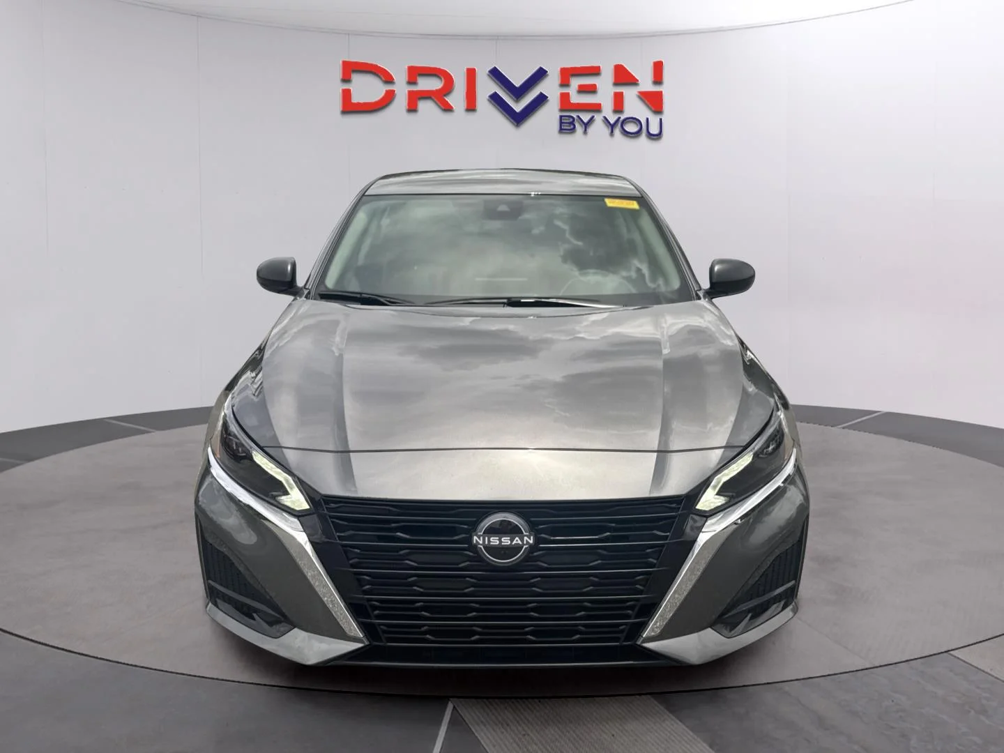 Used 2025 Gun Metallic Nissan SV image 9