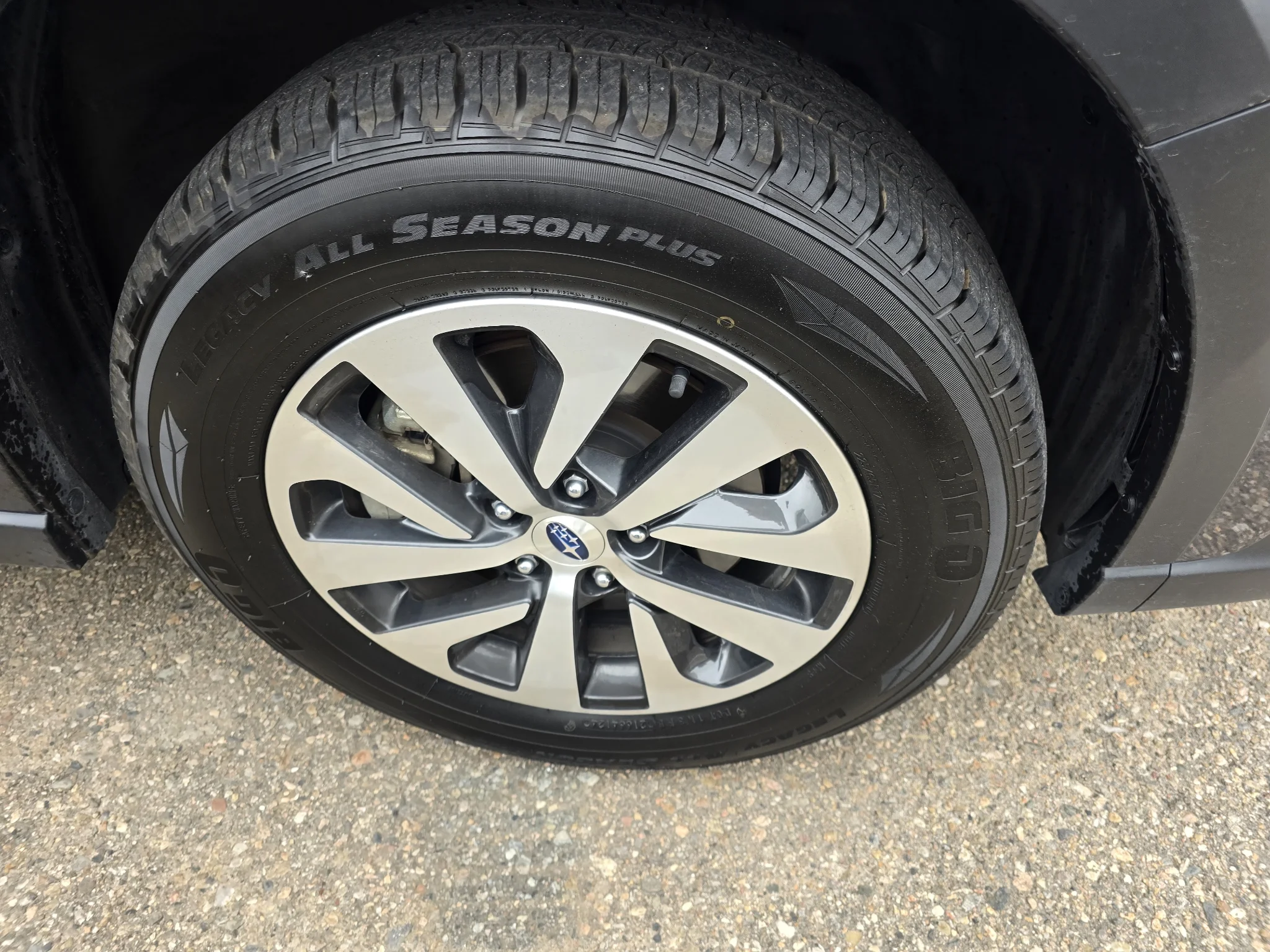 Used 2024 Magnetite Gray Metallic Subaru Premium image 9
