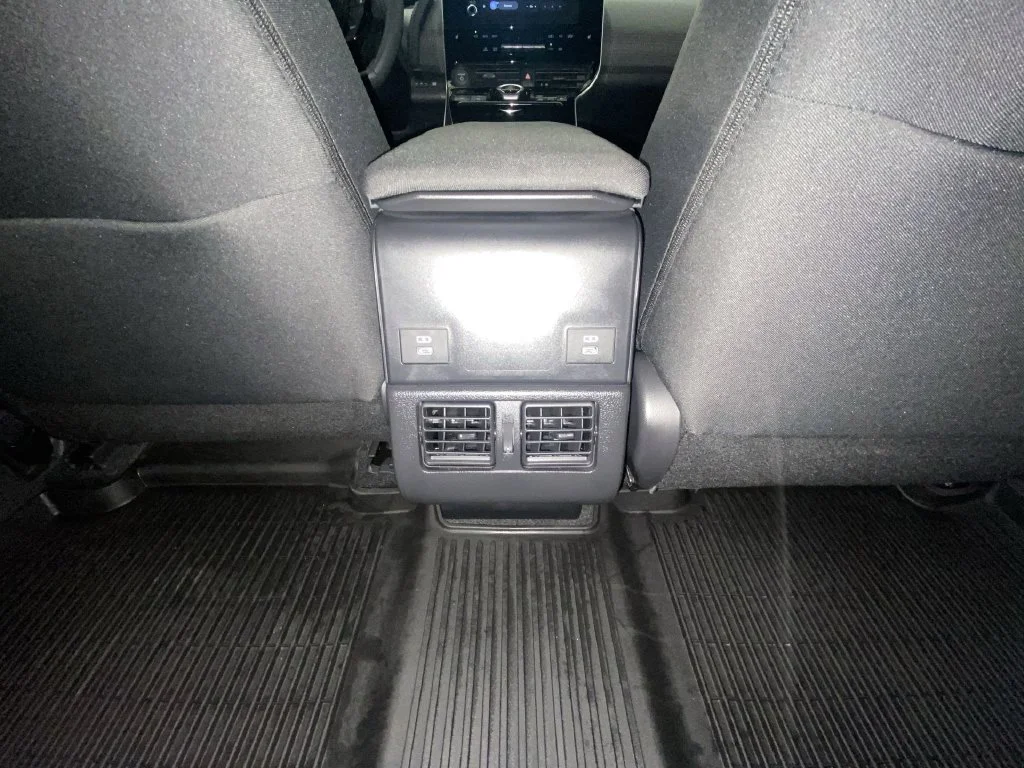 Used 2025 Carbon Subaru Premium image 28
