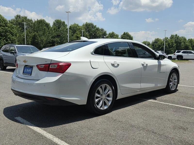 Used 2024 Summit White CHEVROLET LT image 5