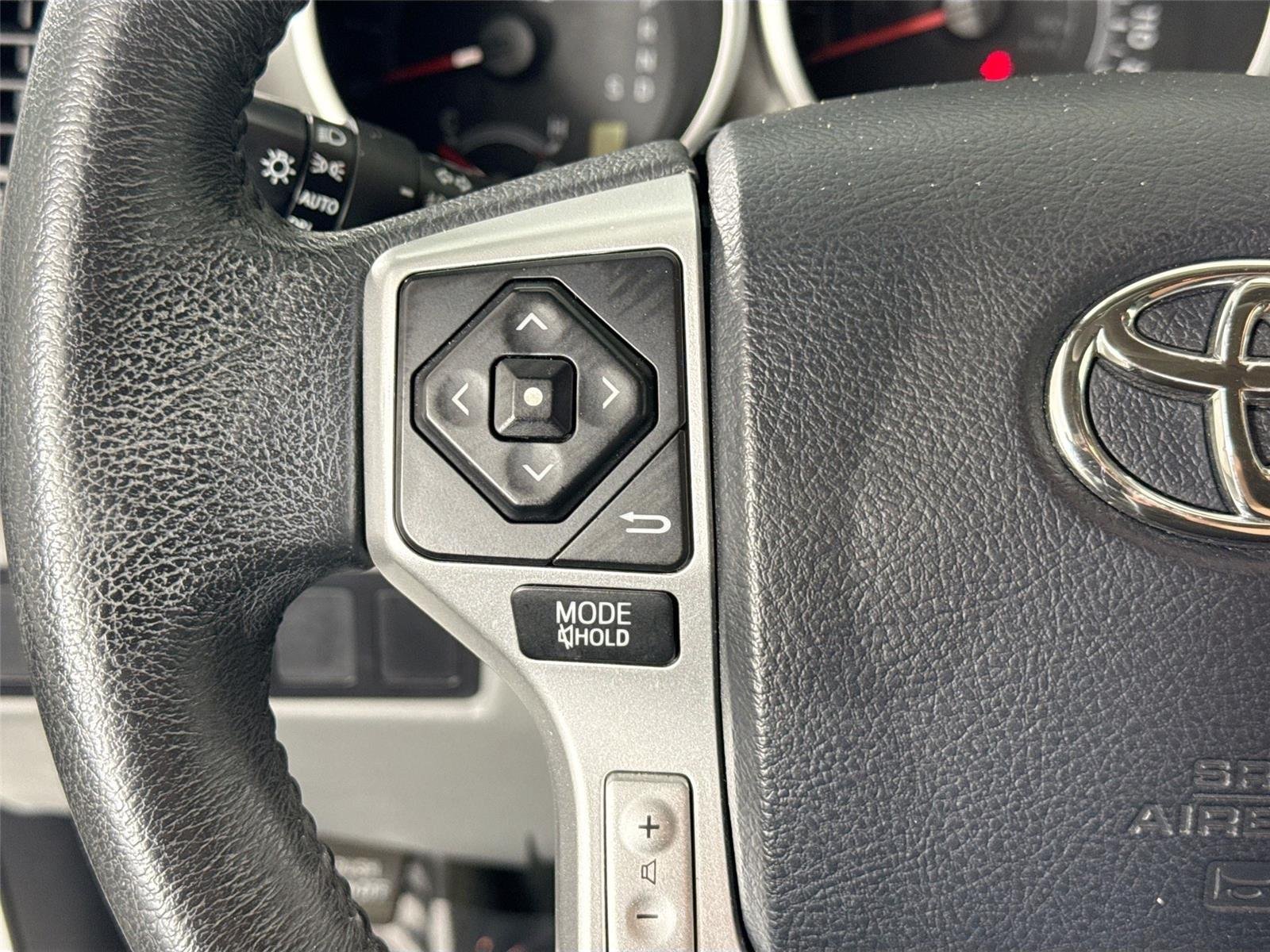 Used 2016 Super White Toyota SR5 image 16