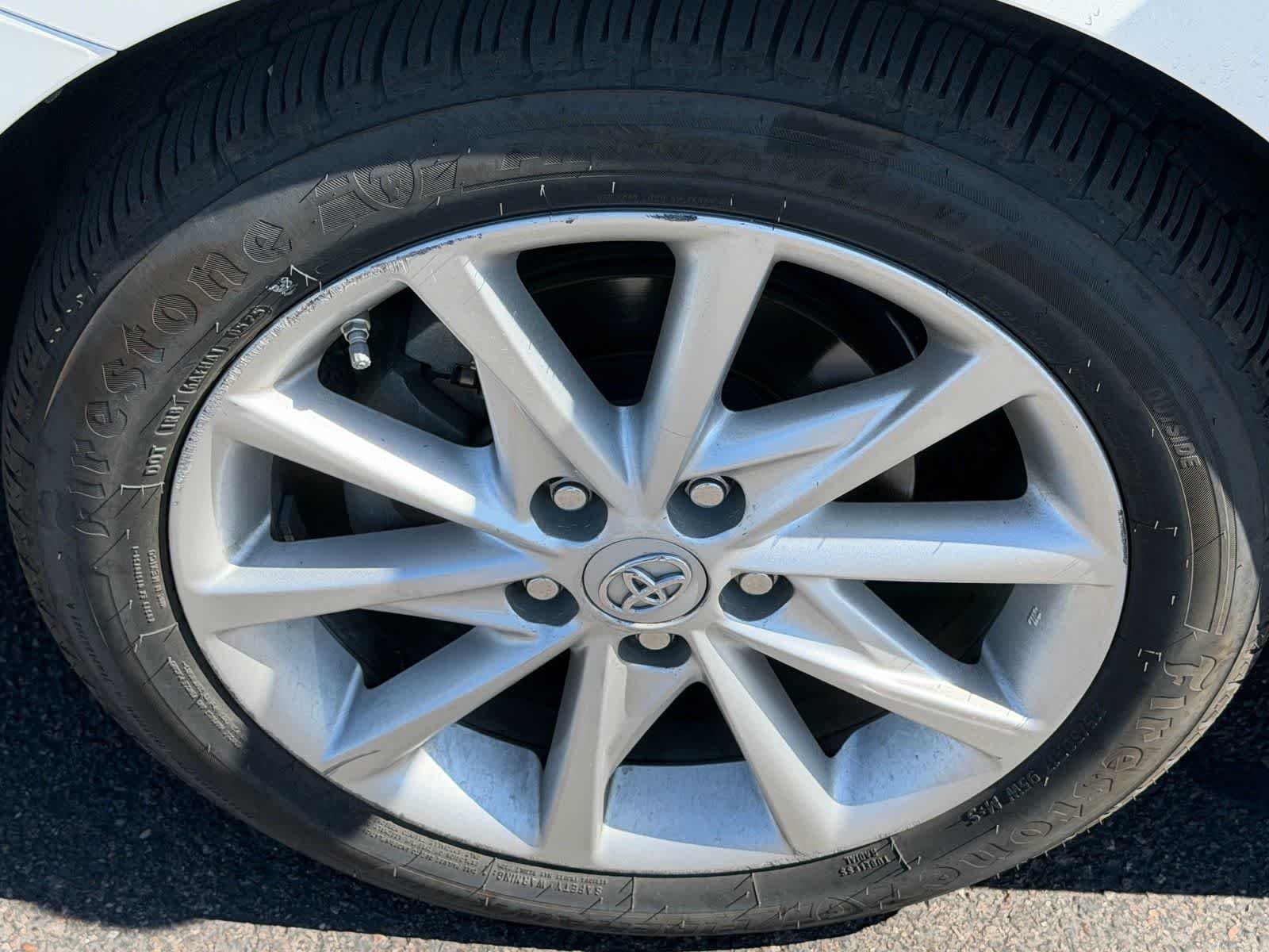 Used 2014 Blizzard Pearl Toyota Five image 6