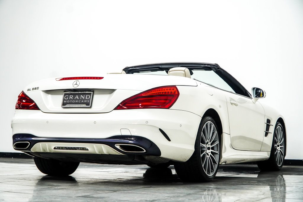 Used 2019 White Mercedes-Benz SL 550 image 18