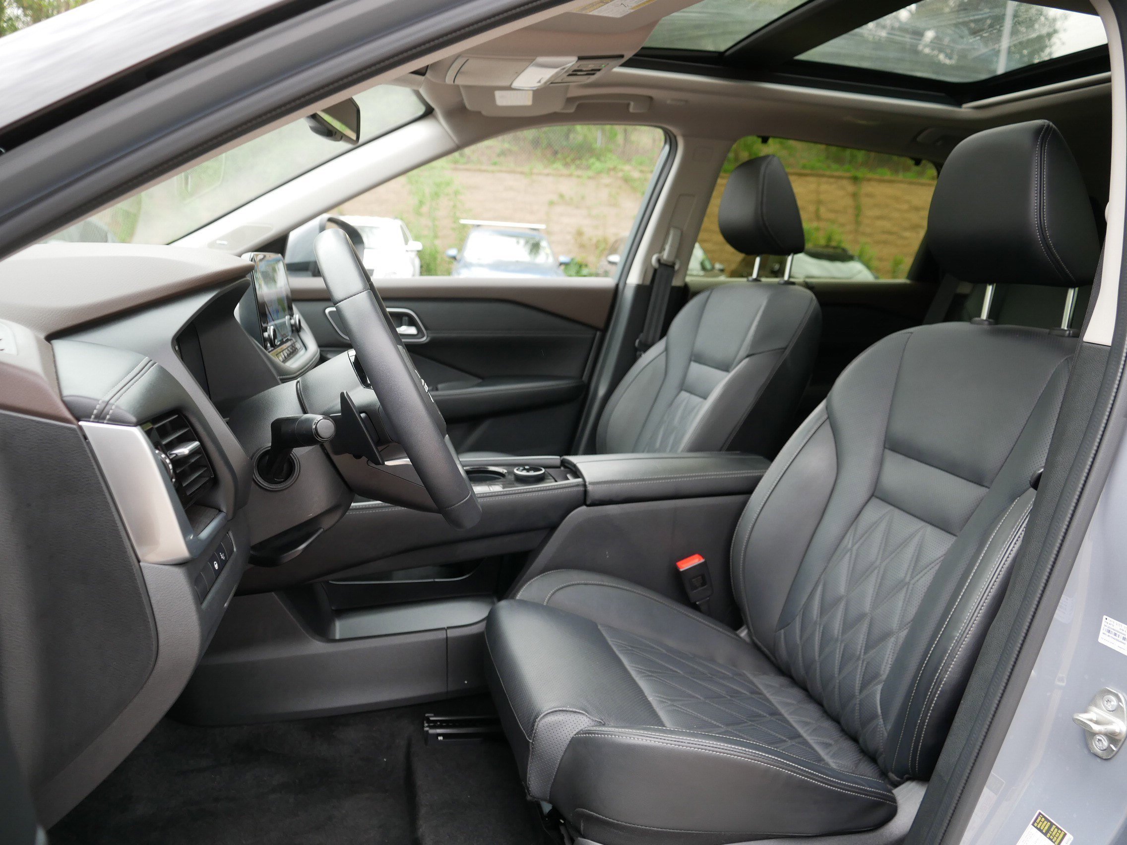 Used 2023 Boulder Gray Pearl Nissan Platinum image 35
