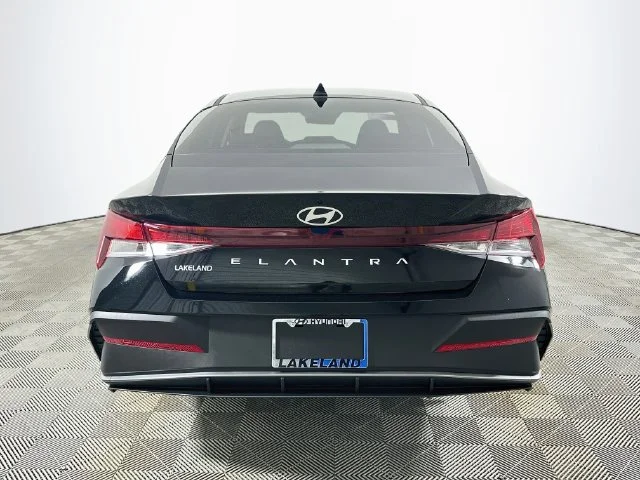 New 2026 Black Hyundai SE image 4