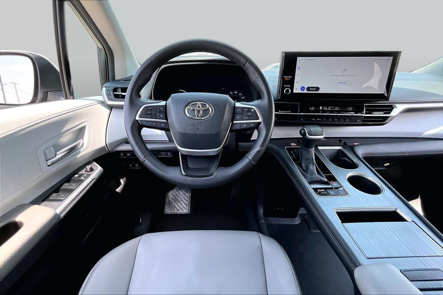 Used 2025 Wind Chill Pearl Toyota XLE image 6