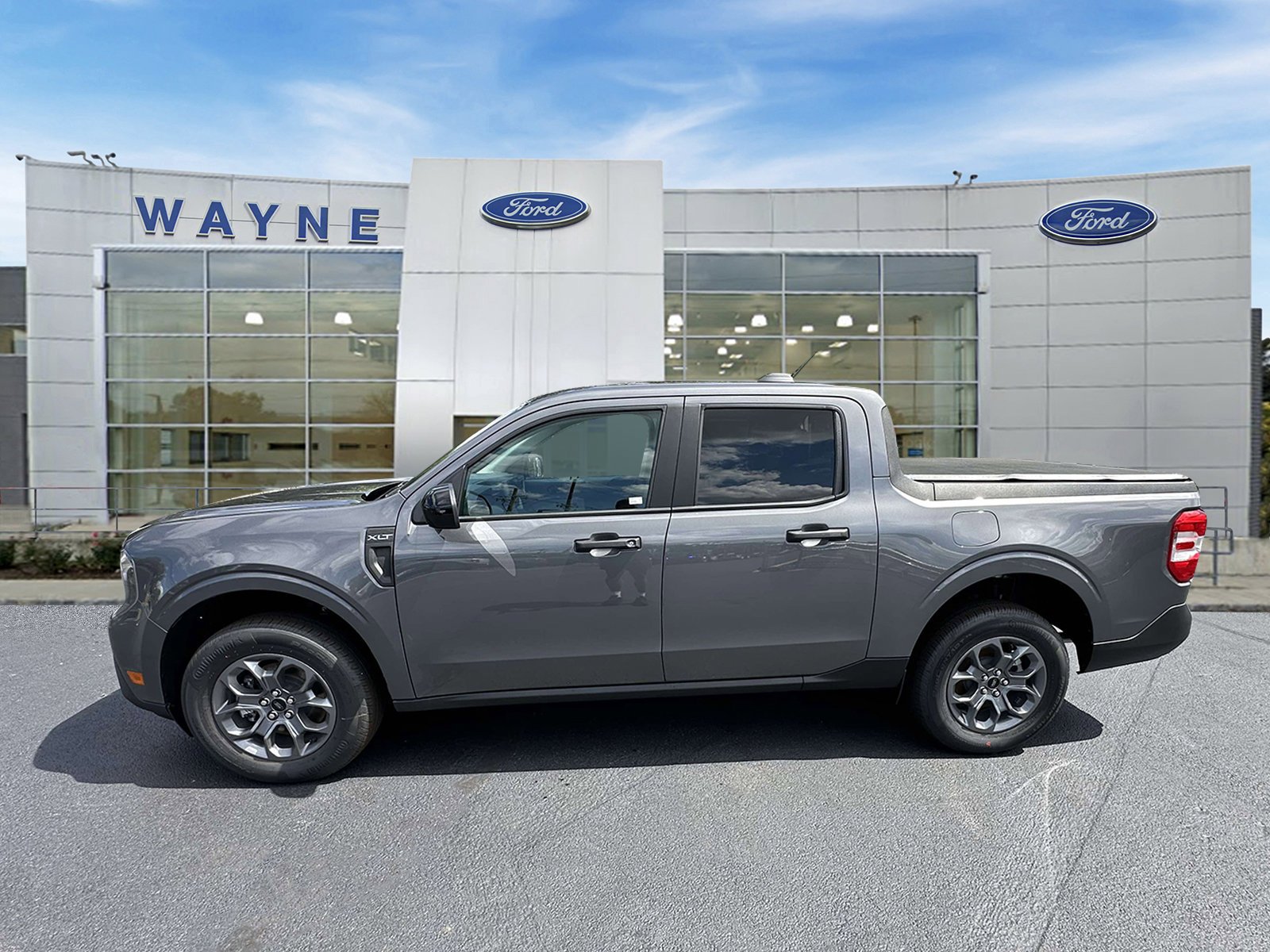 New 2026 Carbonized Gray Metallic Ford XLT image 5
