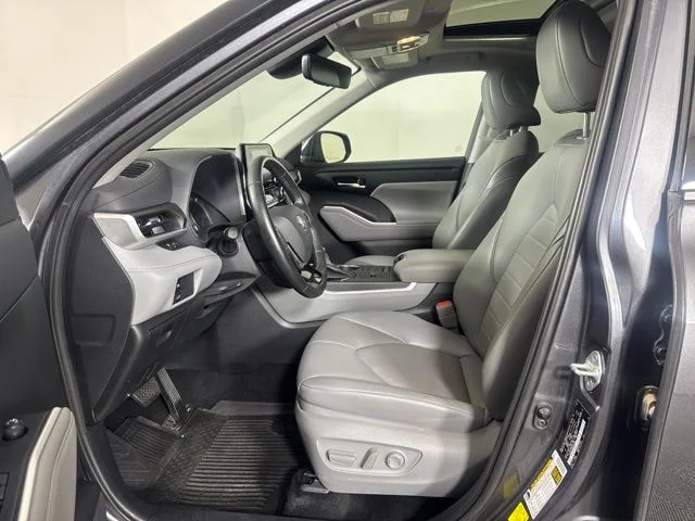 Used 2021 Gray Toyota XLE image 11