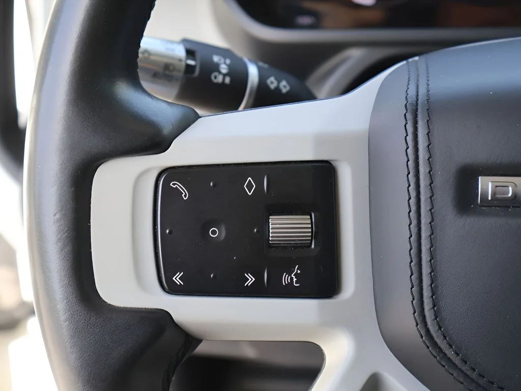 Used 2020 Fuji White Land Rover HSE image 30