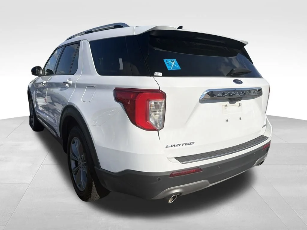 Used 2023 White Ford Limited image 23
