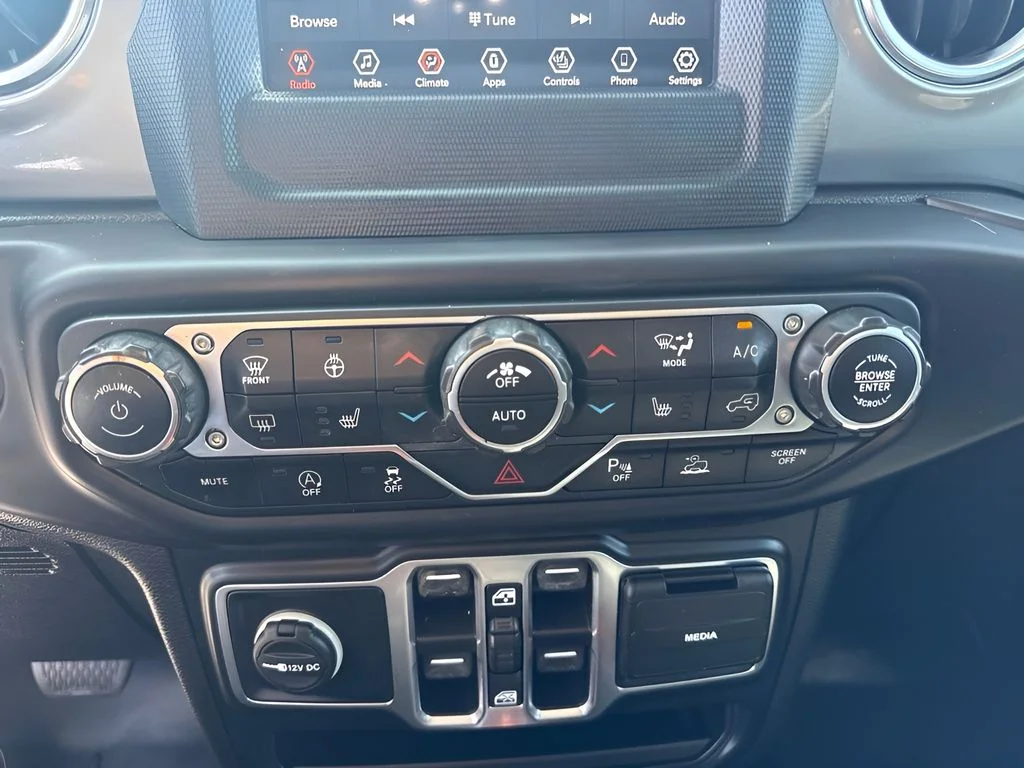 Used 2020 Silver Jeep Overland image 14