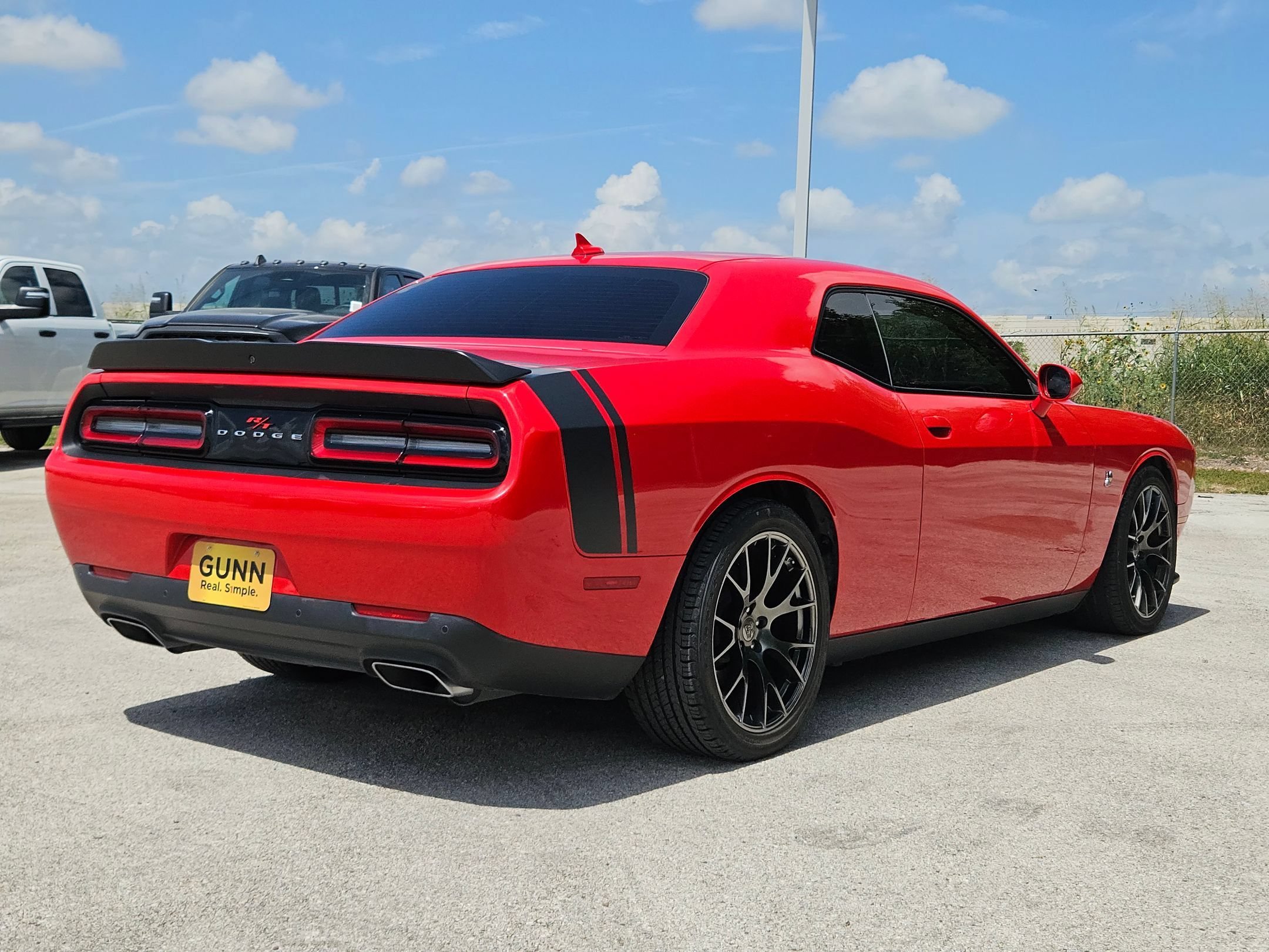 Used 2016 Torred Clearcoat Dodge 392 Hemi Scat Pack Shaker image 3