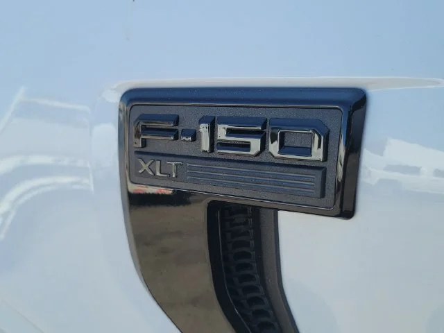 New 2026 Oxford White Ford XLT image 7