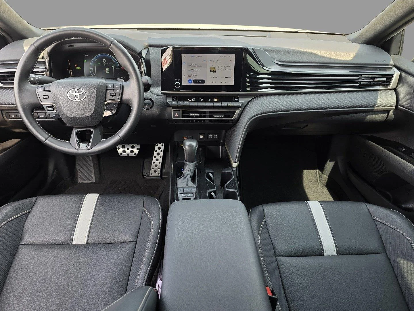 Used 2025 Ice Cap Toyota SE image 9