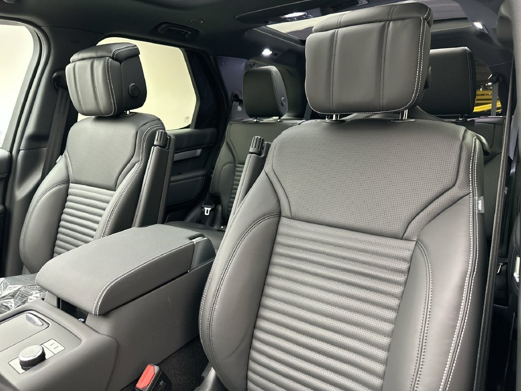 New 2026 Santorini Black Metallic Land Rover Gemini Edition image 10