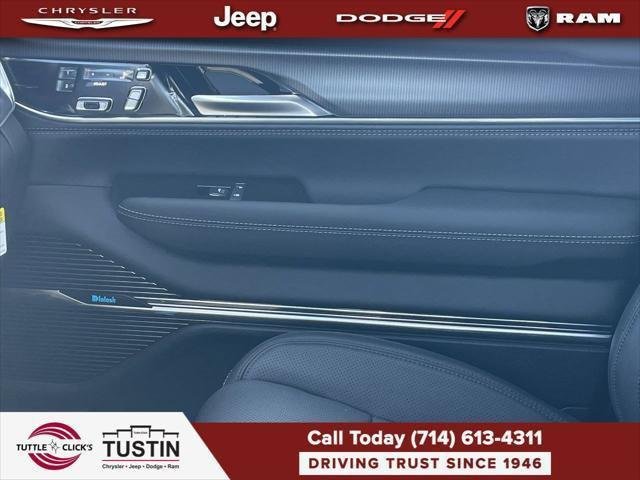 New 2026 Baltic-Gray Metallic Clear-Coat Exterior Paint Jeep Grand Wagoneer image 21