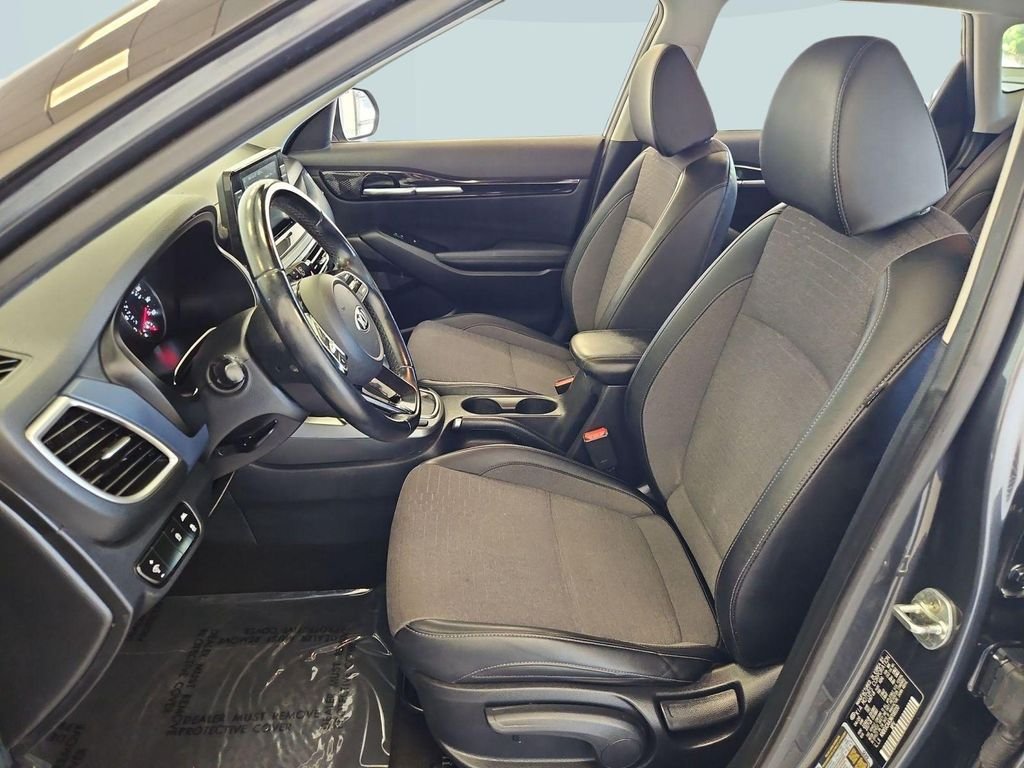 2021 Kia Seltos S - Photo 21