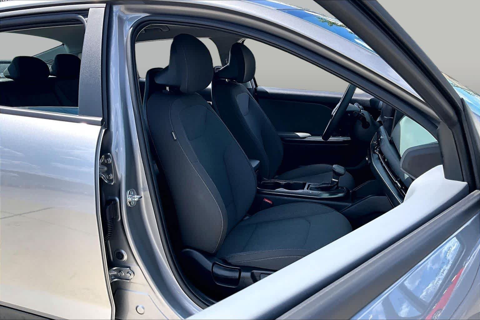 Used 2025 Steel Gray Kia LXS image 9