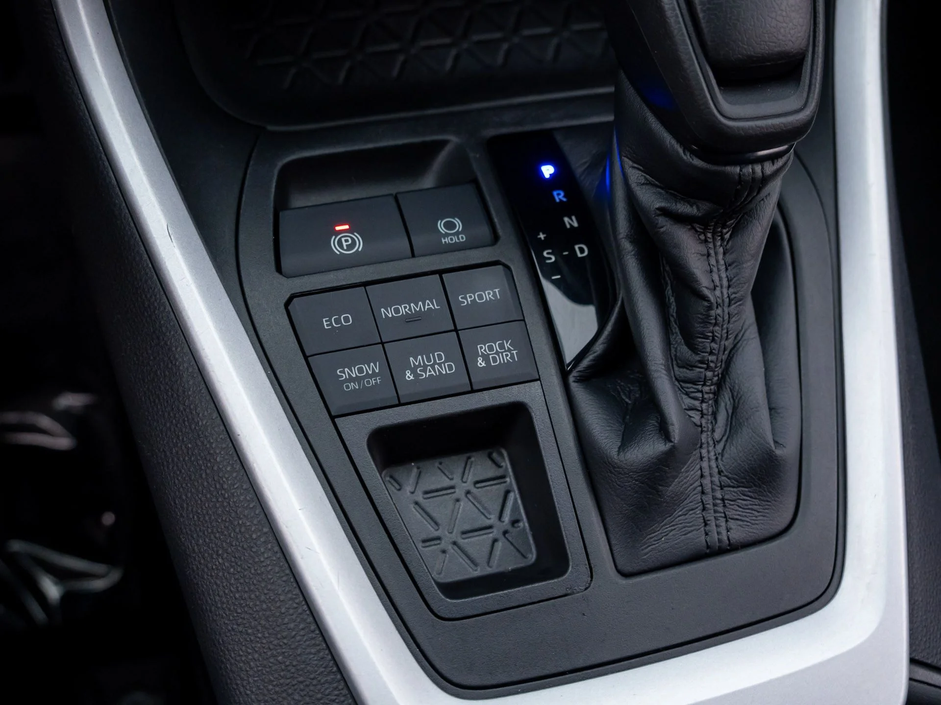 Used 2021 Gray Toyota LE image 18