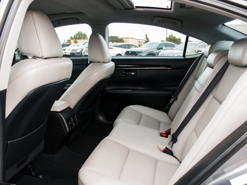 Used 2018 Nebula Gray Pearl Lexus Base image 27