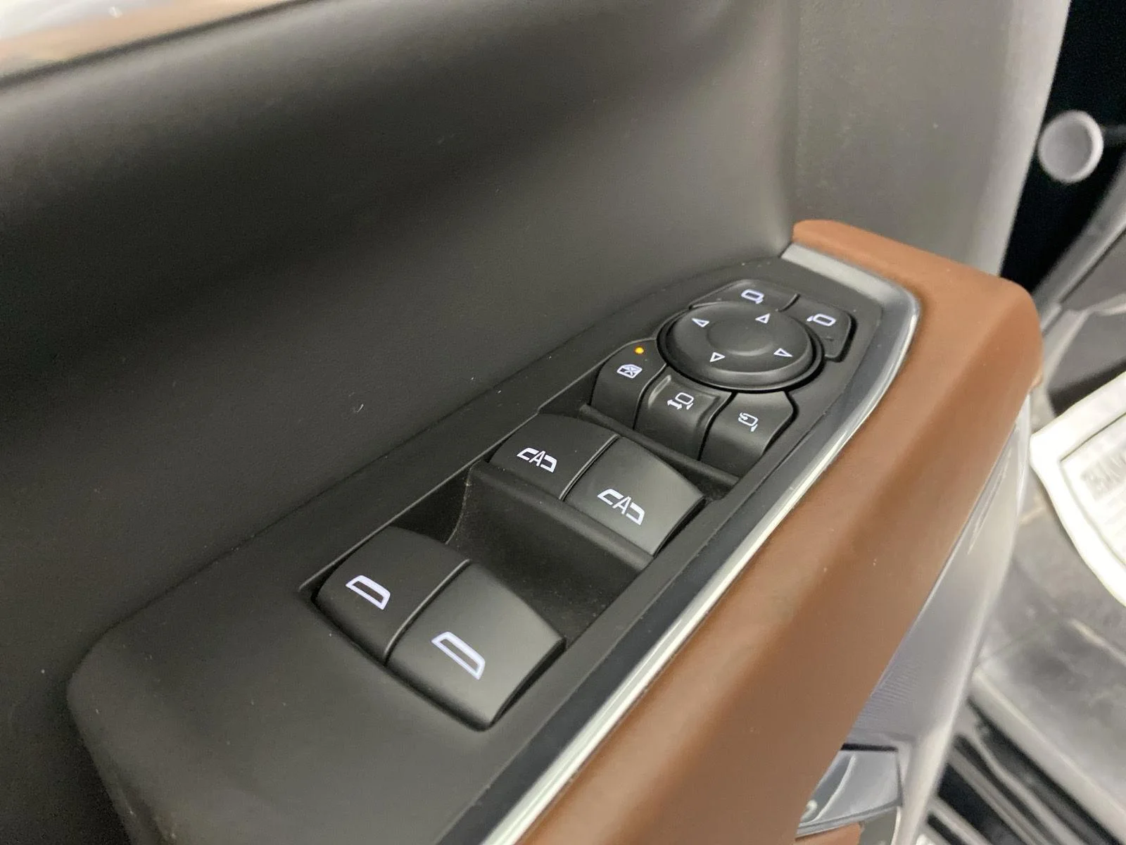 Used 2025 Onyx Black GMC Denali Ultimate image 21