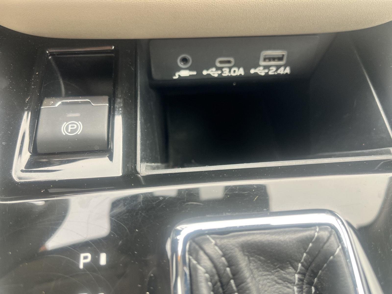 Used 2025 Autumn Green Metallic Subaru Premium image 32