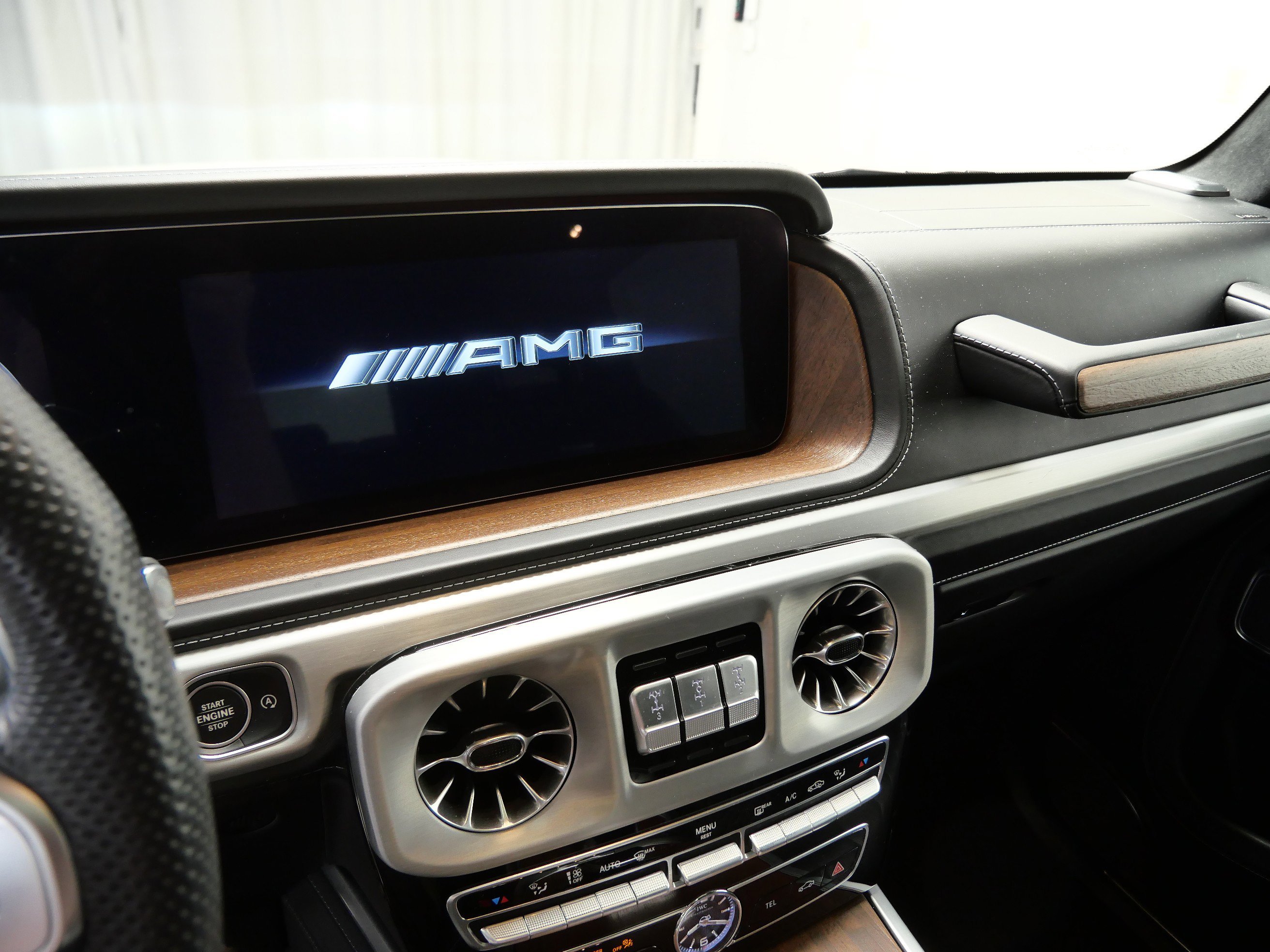 Used 2020 designo Diamond White Metallic Mercedes-Benz AMG® G 63 image 19
