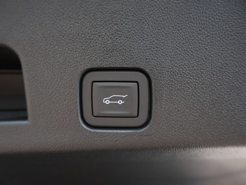 2026 GMC Acadia Denali - Photo 17